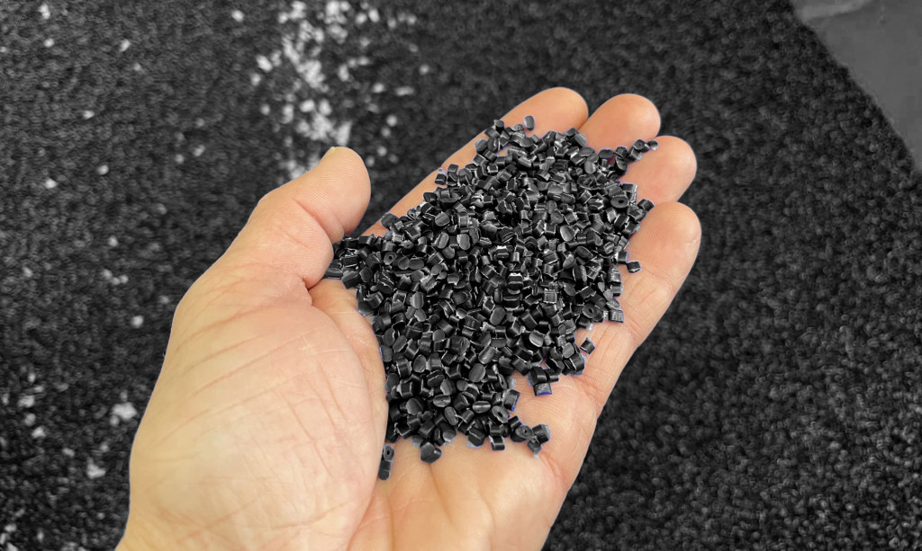 granules-plasti-tom-black granules de plastique plasti-tom black