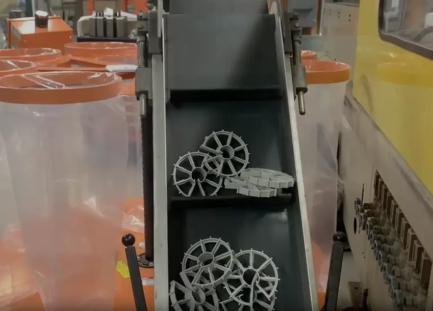 Poster vidéo corporative Plasti-Tom